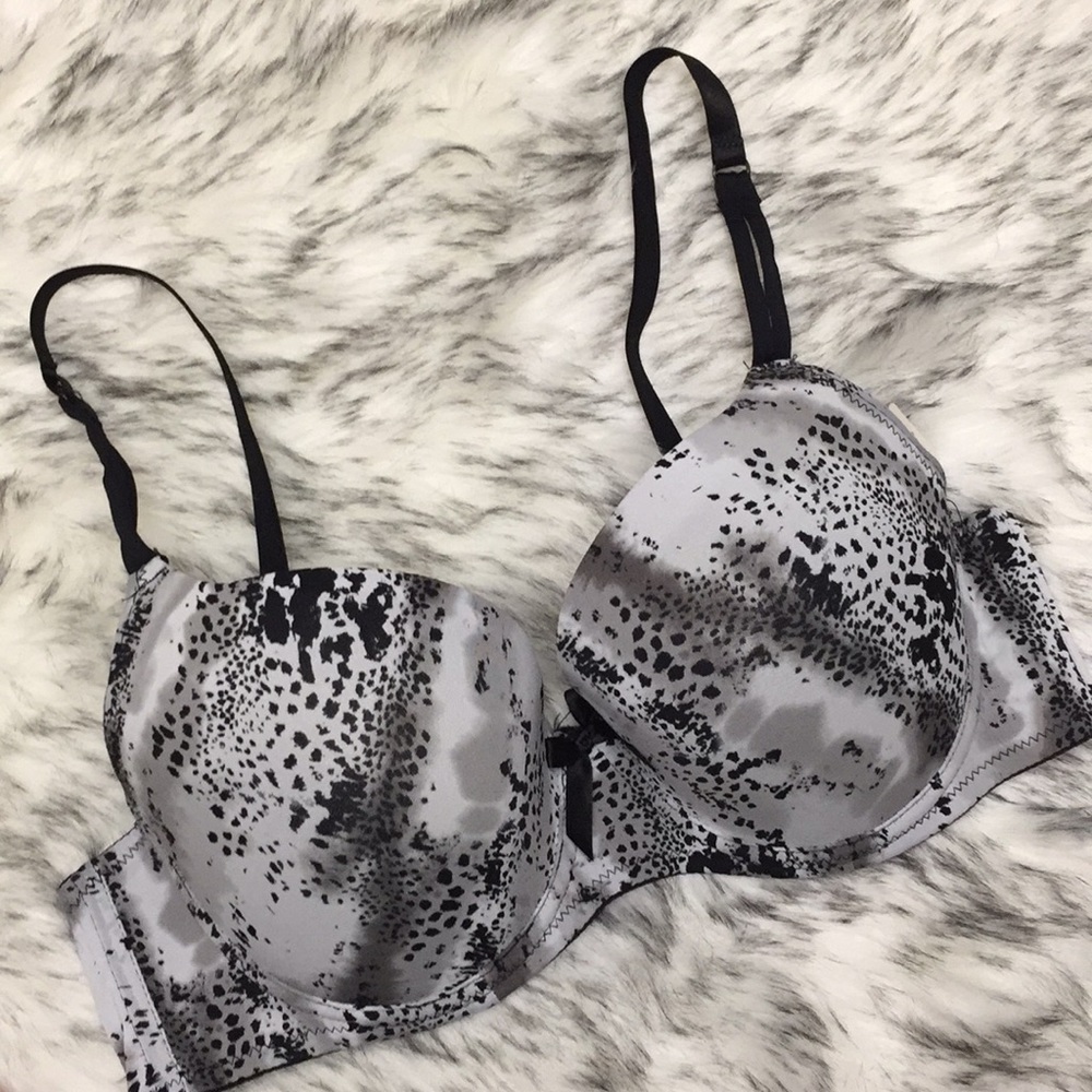 ✨2/$22✨ NWT BODY NATURALS Plunge Push Up Bra